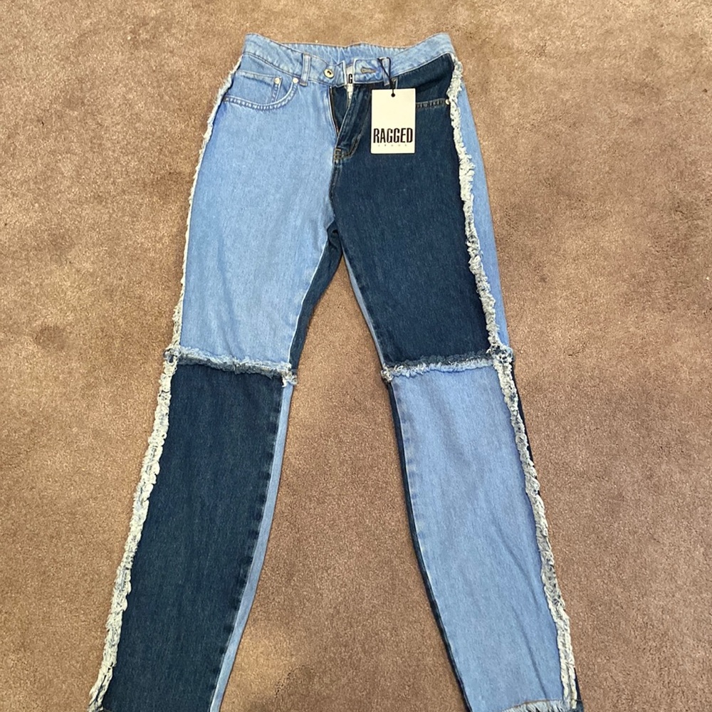 New misses ragged jeans. Waist size 26, inseam 30